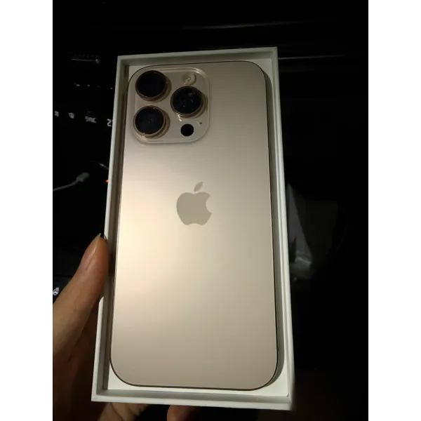 iPhone 16 Pro 256GB Desert Titanium, батарея 90%